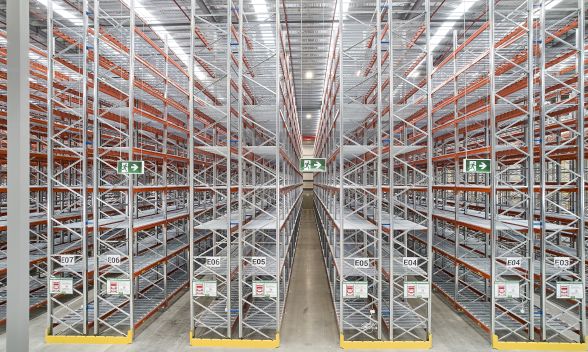 Selective pallet racking system installed by BHD Vietnam