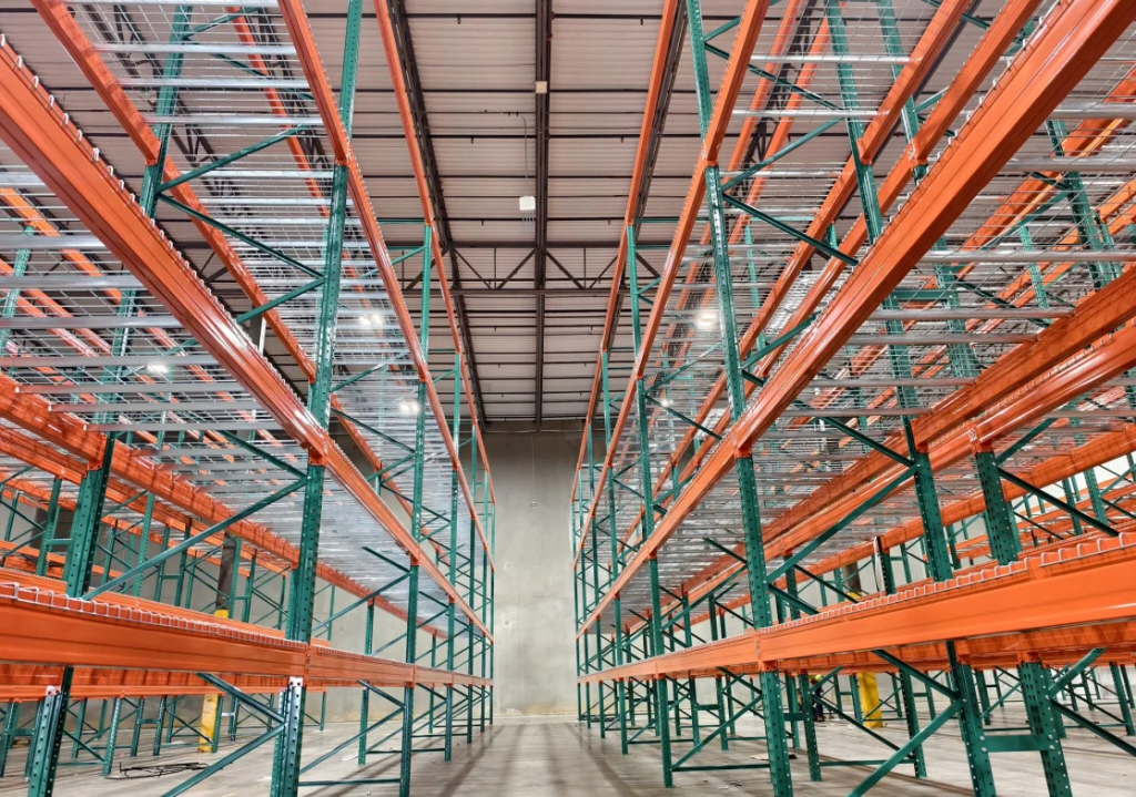 Teardrop Pallet Rack System in Warehouse